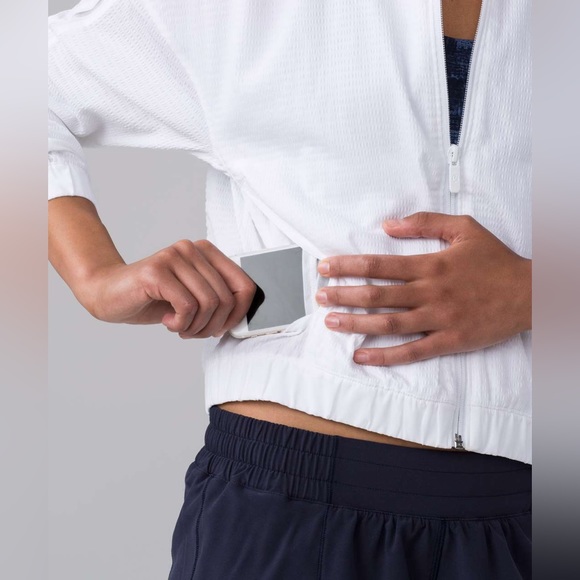 Lululemon Pack Light Bomber Jacket White Packable Zip Up Ventilated Size 4 - Picture 9 of 10